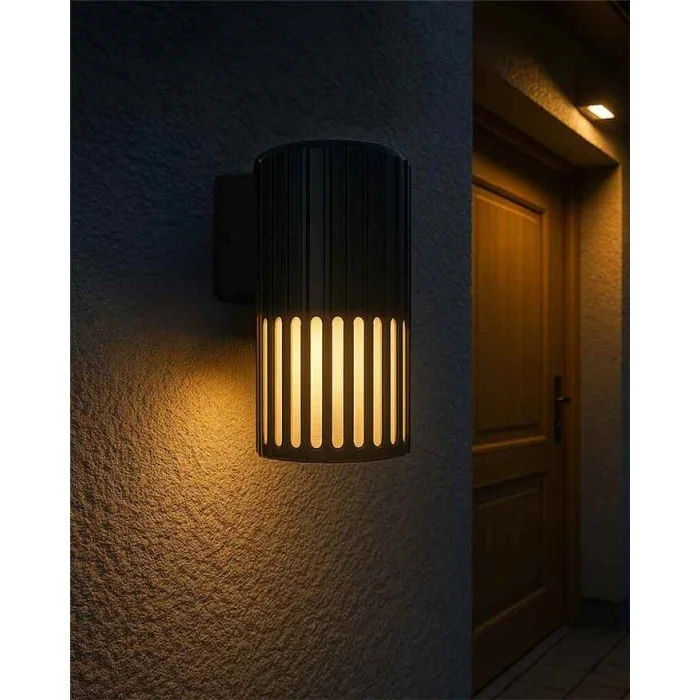 Уличный светильник Goldlux 329332 Kuusamo E27 1x20W IP54 графитовый