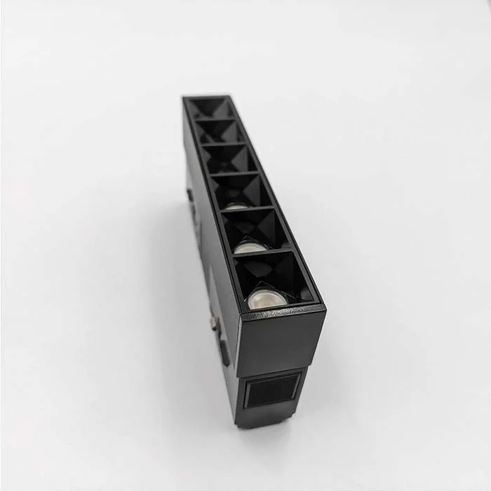 Магнитный трековый светильник Skarlat RGD2001 6x1.5W BK 3000K Lutis Магнитный трековый светильник Skarlat RGD2001 6x1.5W BK 3000K Lutis