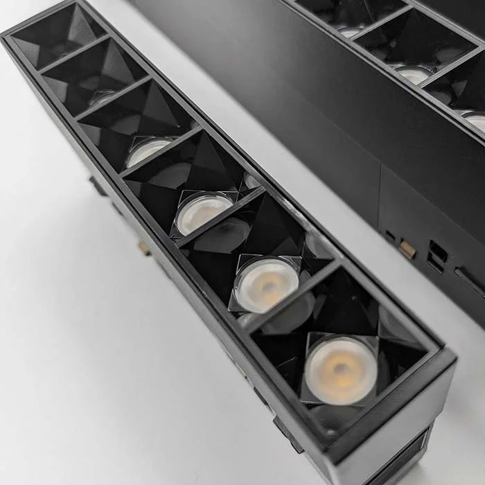 Магнитный трековый светильник Skarlat RGD2001 6x1.5W BK 4000K Lutis Магнитный трековый светильник Skarlat RGD2001 6x1.5W BK 4000K Lutis